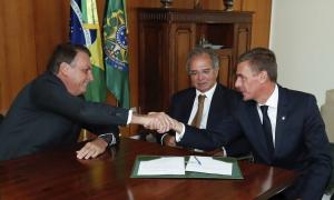 O presidennte do BB, Andr Brando, em reunio com o ministro Paulo Guedes e o presidente Jair Bolsonaro