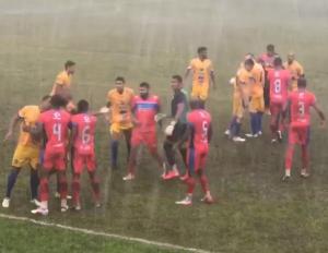 Confuso em campo marcou a partida entre o Tocantins de Miracema e o Interporto