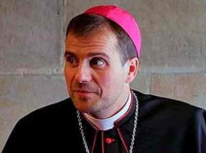 Bispo renuncia  Igreja para viver amor com autora de livros erticosndo