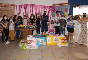 Nesta quarta-feira, 13, mais de 200 brinquedos foram entregues para as crianas da Apae de Palmas. 