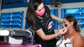 Claudiane Pereira aproveitou o Workshop da Beleza e fez maquiagem e corte de cabelo